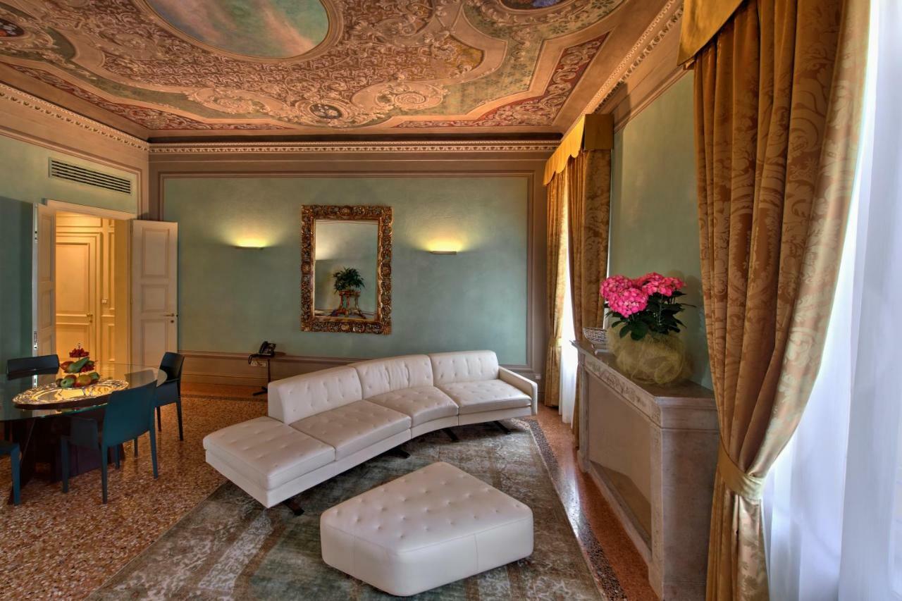 Hotel Rua Frati 48 In San Francesco Модена Екстериор снимка