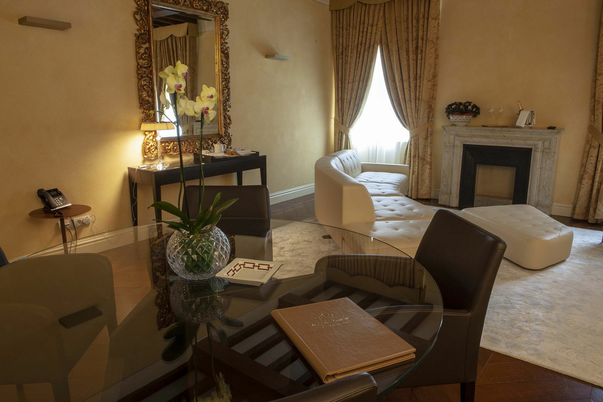 Hotel Rua Frati 48 In San Francesco Модена Екстериор снимка
